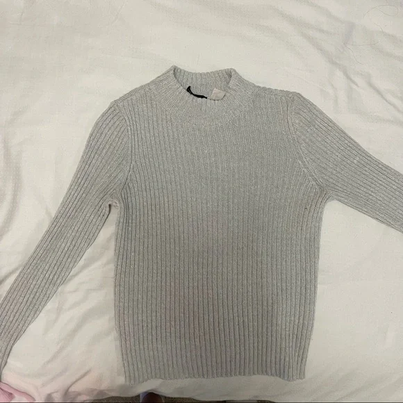 Grey sweater - Picture 3 of 4